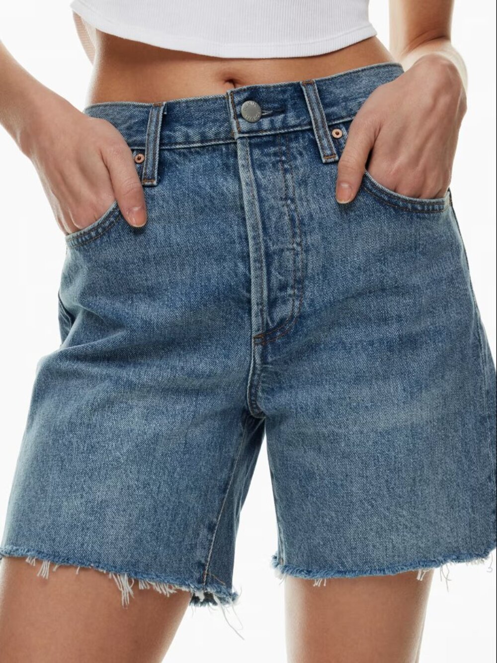 NWT Denim Forum -  The Yoko Hi-Rise Mid-Thigh Denim Short size 24 - Aritzia